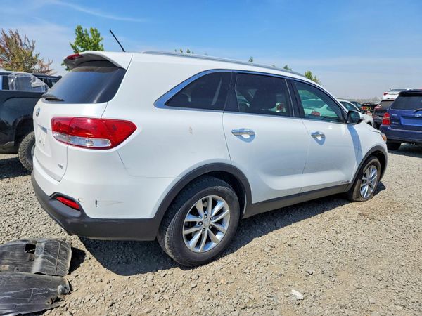 2017 KIA SORENTO L, LX