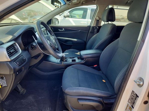 2017 KIA SORENTO L, LX