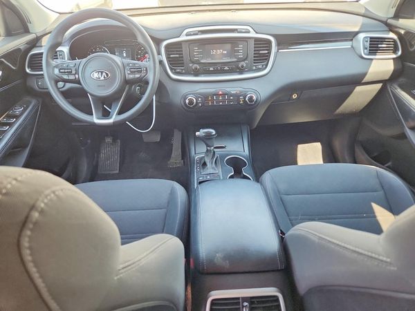 2017 KIA SORENTO L, LX