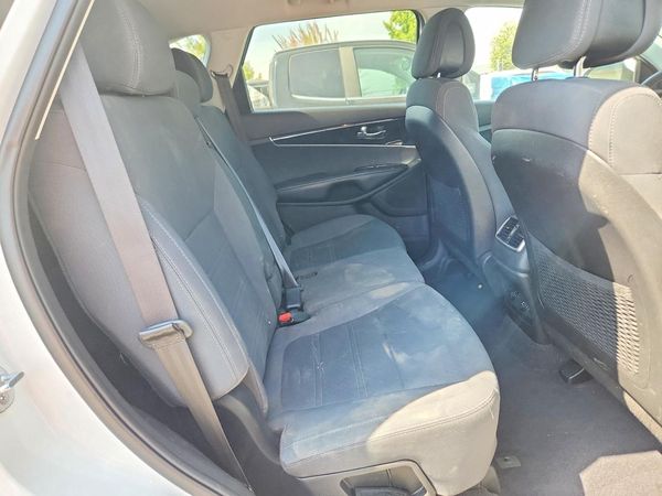 2017 KIA SORENTO L, LX