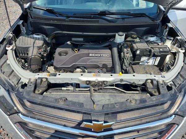2018 CHEVROLET EQUINOX LT (1LT) — Engine bay