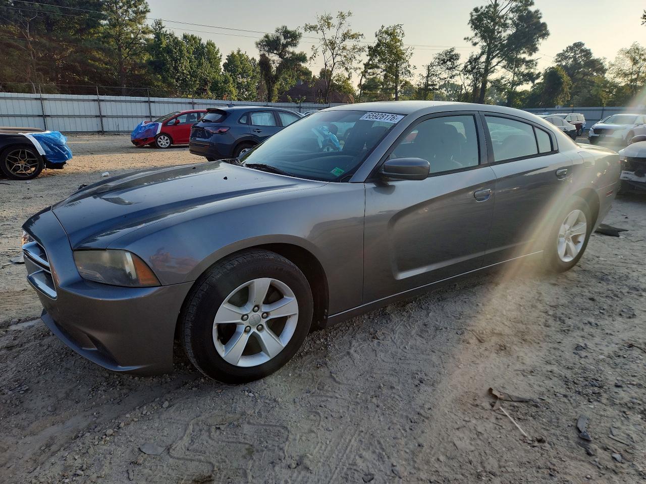 2012 DODGE CHARGER SE