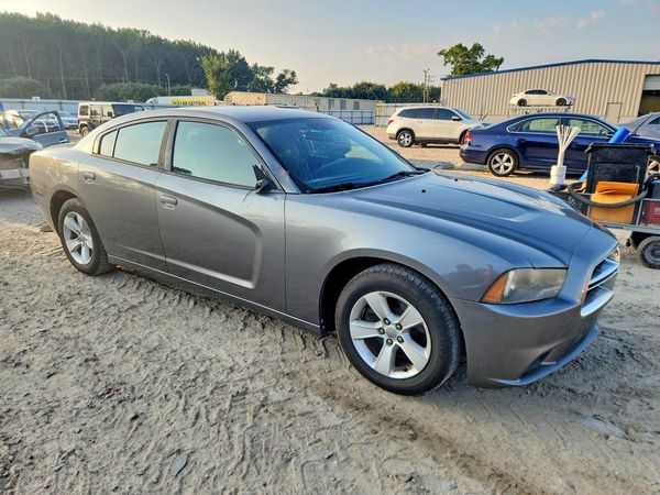 2012 DODGE CHARGER SE