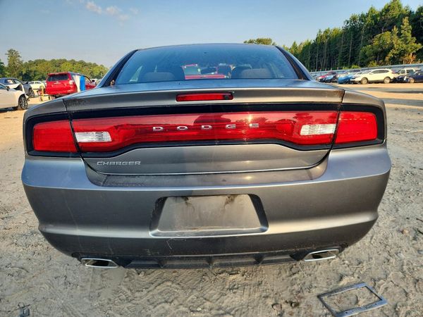 2012 DODGE CHARGER SE