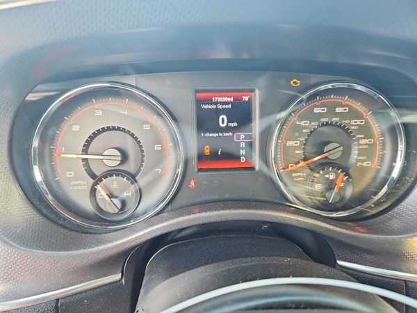 2012 DODGE CHARGER SE