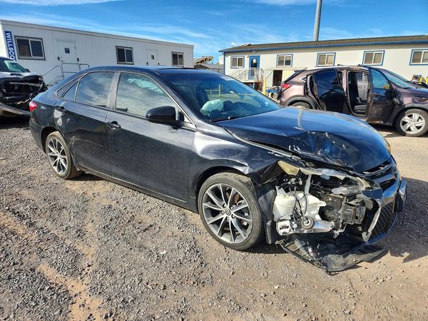 2017 TOYOTA CAMRY LE/SE/XLE/XSE — Passenger 3/4