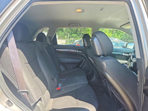 2014 KIA SORENTO Base/ LX