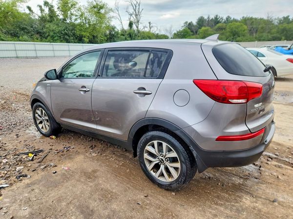 2015 KIA SPORTAGE GL - Middle-low