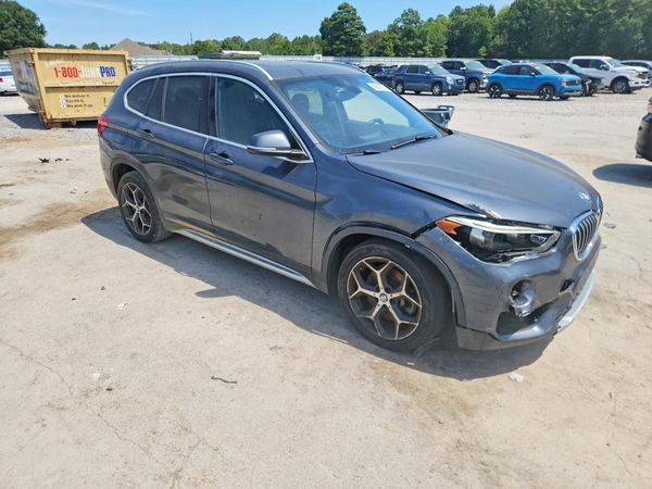 2018 BMW X1 sDrive28i — Passenger 3/4