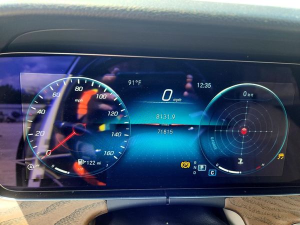2022 MERCEDES-BENZ E