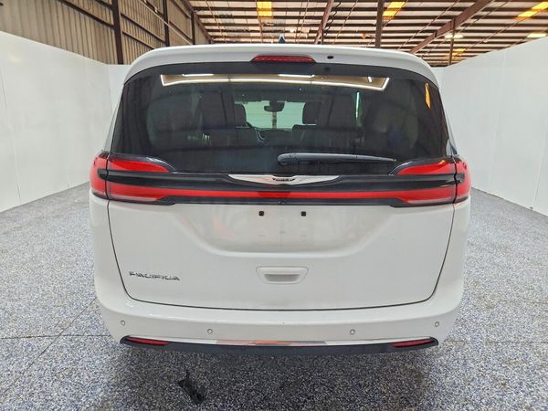 2024 CHRYSLER PACIFICA Touring L — DIRR