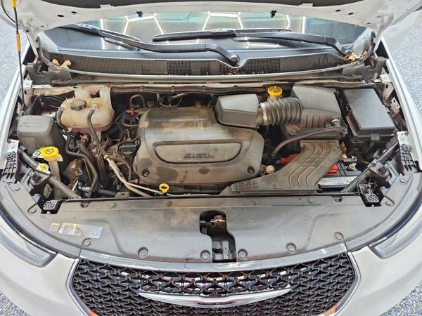 2024 CHRYSLER PACIFICA Touring L — Engine bay
