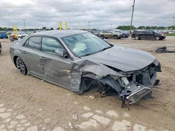 2017 CHRYSLER 300 300S — Passenger 3/4