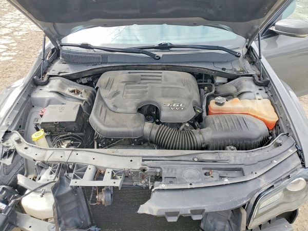 2017 CHRYSLER 300 300S — Engine bay
