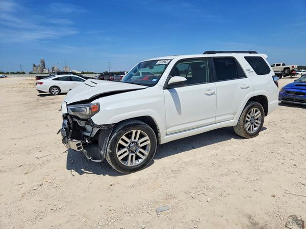 2024 TOYOTA 4RUNNER TRD Sport