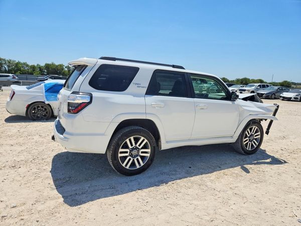 2024 TOYOTA 4RUNNER TRD Sport