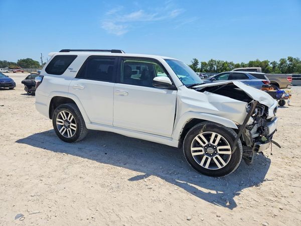 2024 TOYOTA 4RUNNER TRD Sport