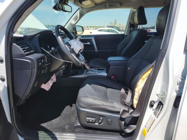2024 TOYOTA 4RUNNER TRD Sport