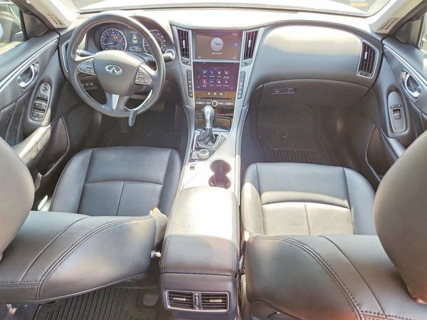 2017 INFINITI Q50