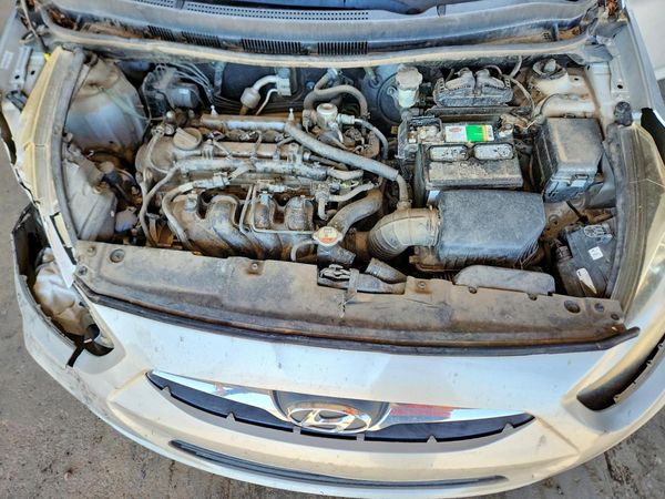 2013 HYUNDAI ACCENT GLS, GS