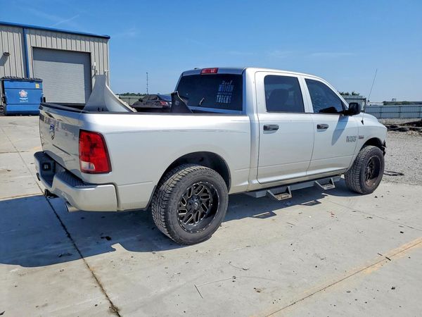 2014 RAM 1500 ST