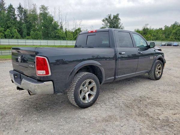 2016 RAM 1500 LARAMIE CREW CAB 4X4