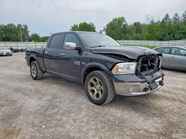 2016 RAM 1500 LARAMIE CREW CAB 4X4