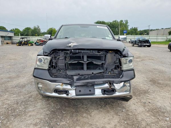 2016 RAM 1500 LARAMIE CREW CAB 4X4
