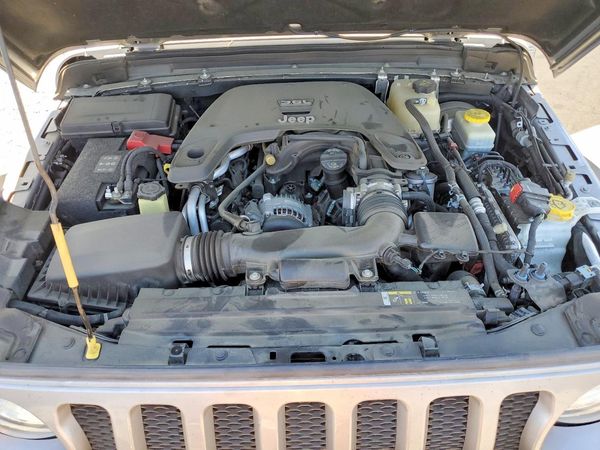 2018 JEEP WRANGLER UNLIMITED Unlimited Sport — Engine bay