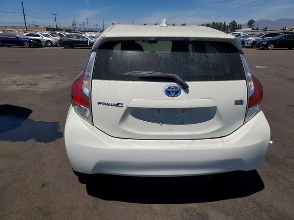 2015 TOYOTA PRIUS C ON