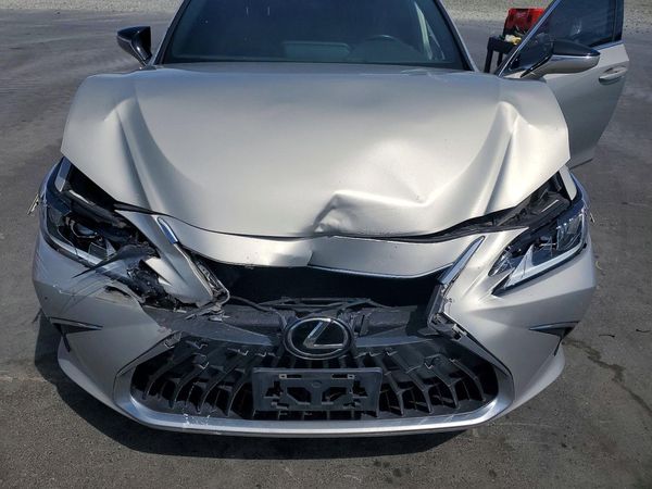 2023 LEXUS ES