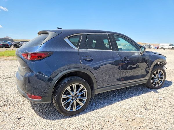 2019 MAZDA CX-5 Signature