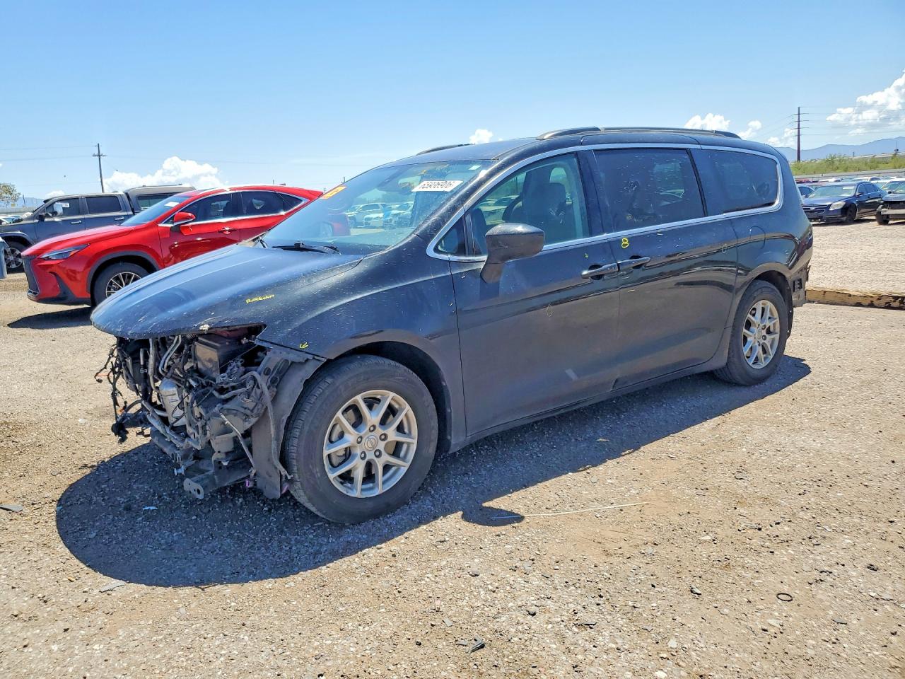 2020 CHRYSLER VOYAGER