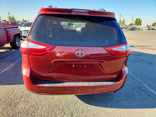 2017 TOYOTA SIENNA LE Mobility/LE