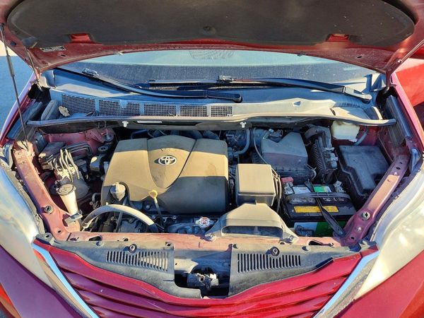 2017 TOYOTA SIENNA LE Mobility/LE