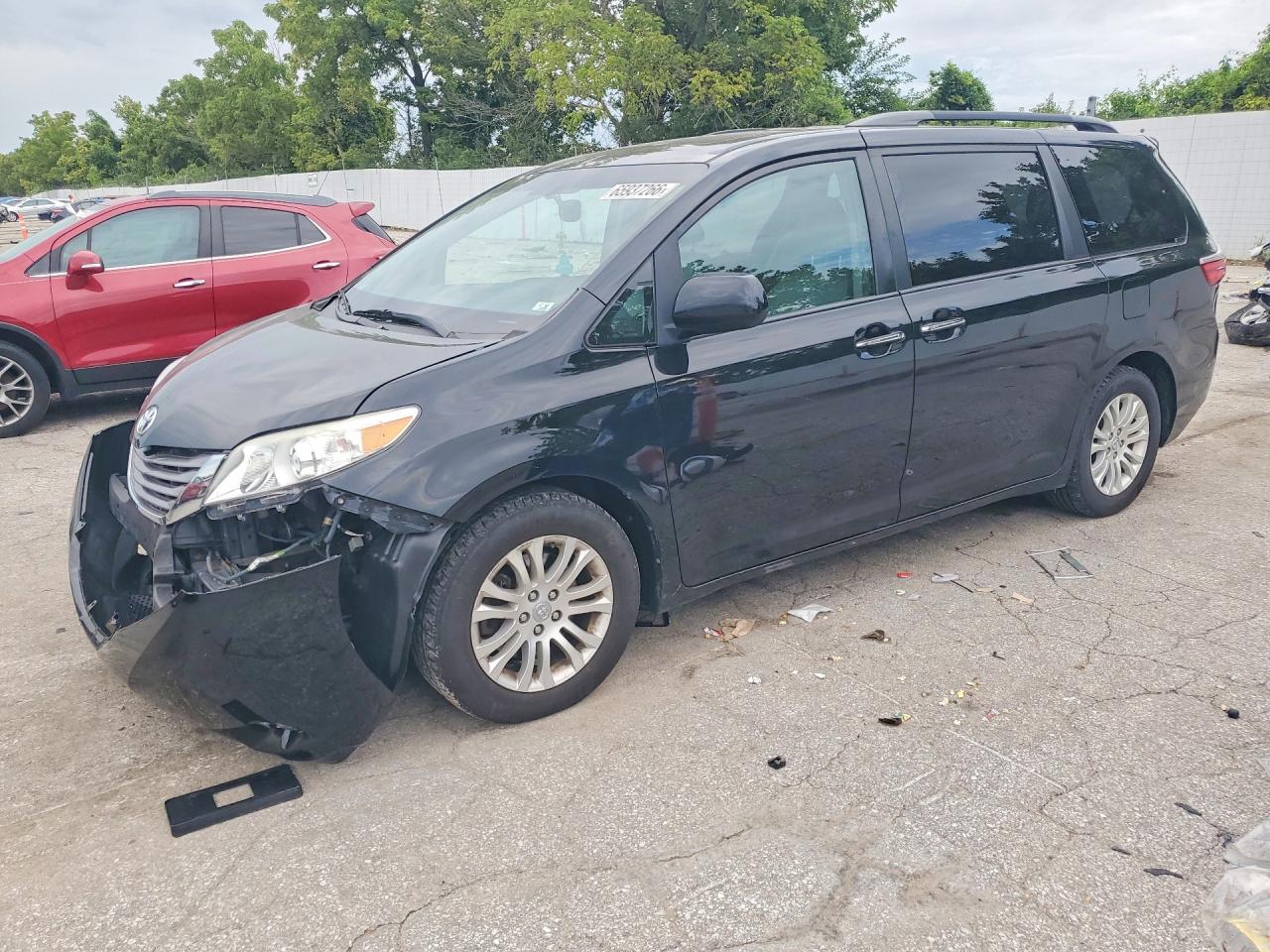 2017 TOYOTA SIENNA