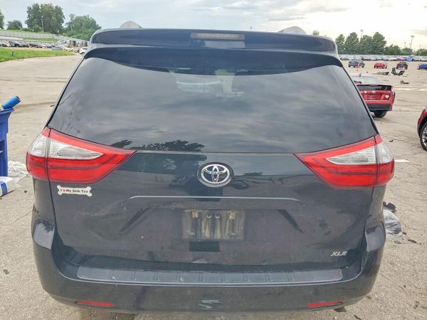 2017 TOYOTA SIENNA