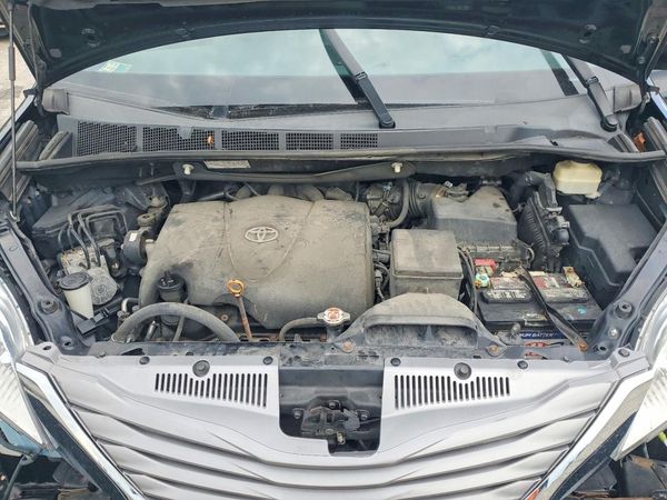 2017 TOYOTA SIENNA