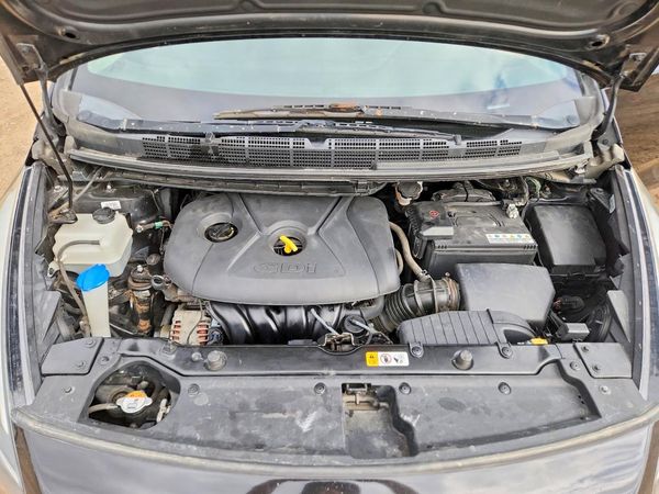 2015 KIA RONDO GL(Middle-low grade)