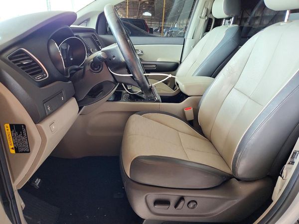 2017 KIA SEDONA LX