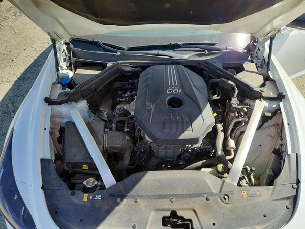 2019 KIA STINGER Base — Engine bay