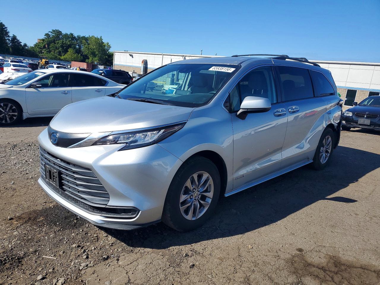 2021 TOYOTA SIENNA LE