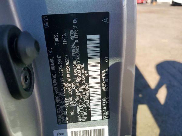 2021 TOYOTA SIENNA LE