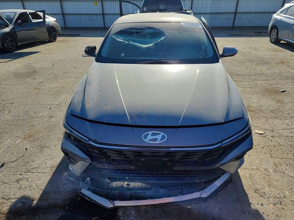 2024 HYUNDAI ELANTRA