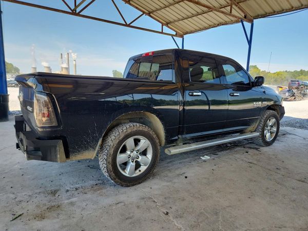 2017 RAM 1500 SLT