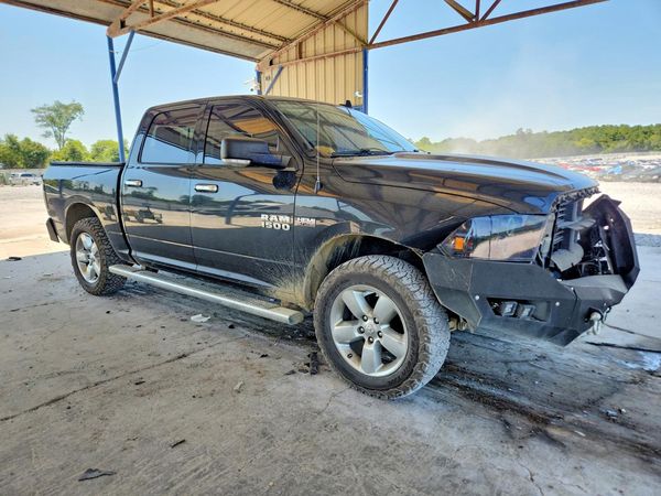 2017 RAM 1500 SLT