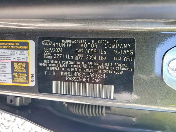2025 HYUNDAI ELANTRA SE