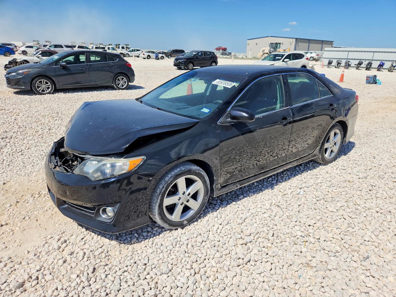 2012 TOYOTA CAMRY — Front 3/4