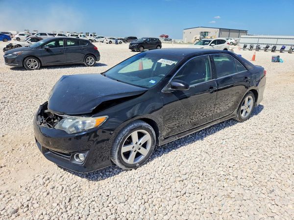 2012 TOYOTA CAMRY — Front 3/4