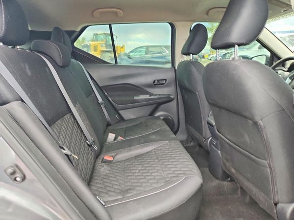 2021 NISSAN KICKS S